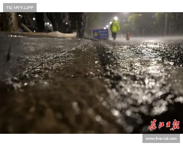 诺坎普的180分钟：从暴雨滂沱到烟花绽放